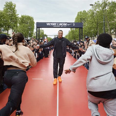 Kylian Mbappé lanceert Nike's 'Victory Mode' tour om jongeren te 